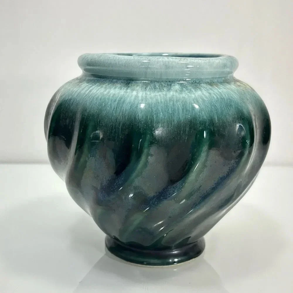 Vintage MCM USA Ceramic Green White Glaze‎ Swirl Urn Vase